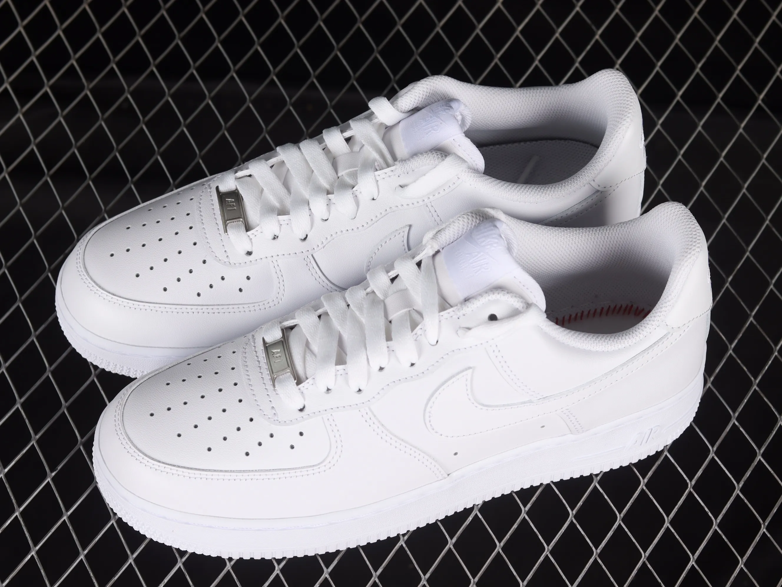 All categories Nk Air Force 1 Air Force series Nk Air Force 1 Low Air Force low-top XP version Nk Air Force 1'07 Low Air Force One Classic all-white low-top casual sneakers CW2288-111